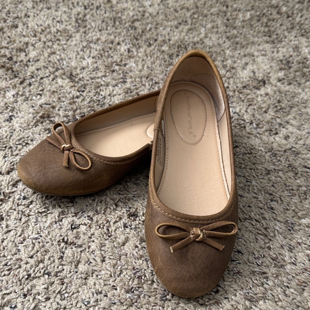 RAMPAGE GIRLS BROWN FALL FLATS SHOES Girl Size 1